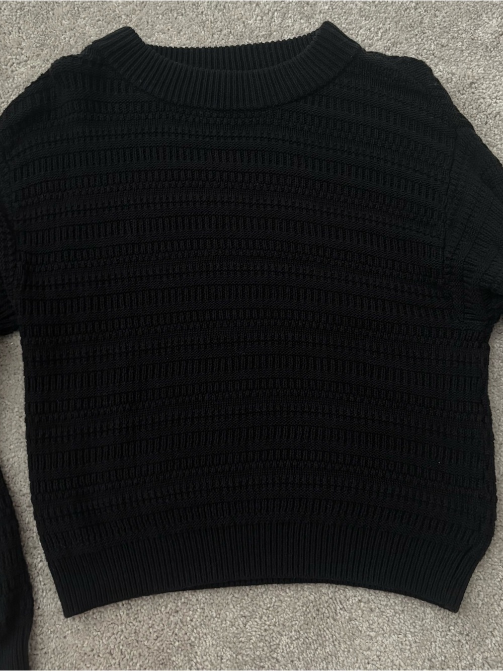 Universal Thread Black Short-Sleeve Crewneck Knit Sweater